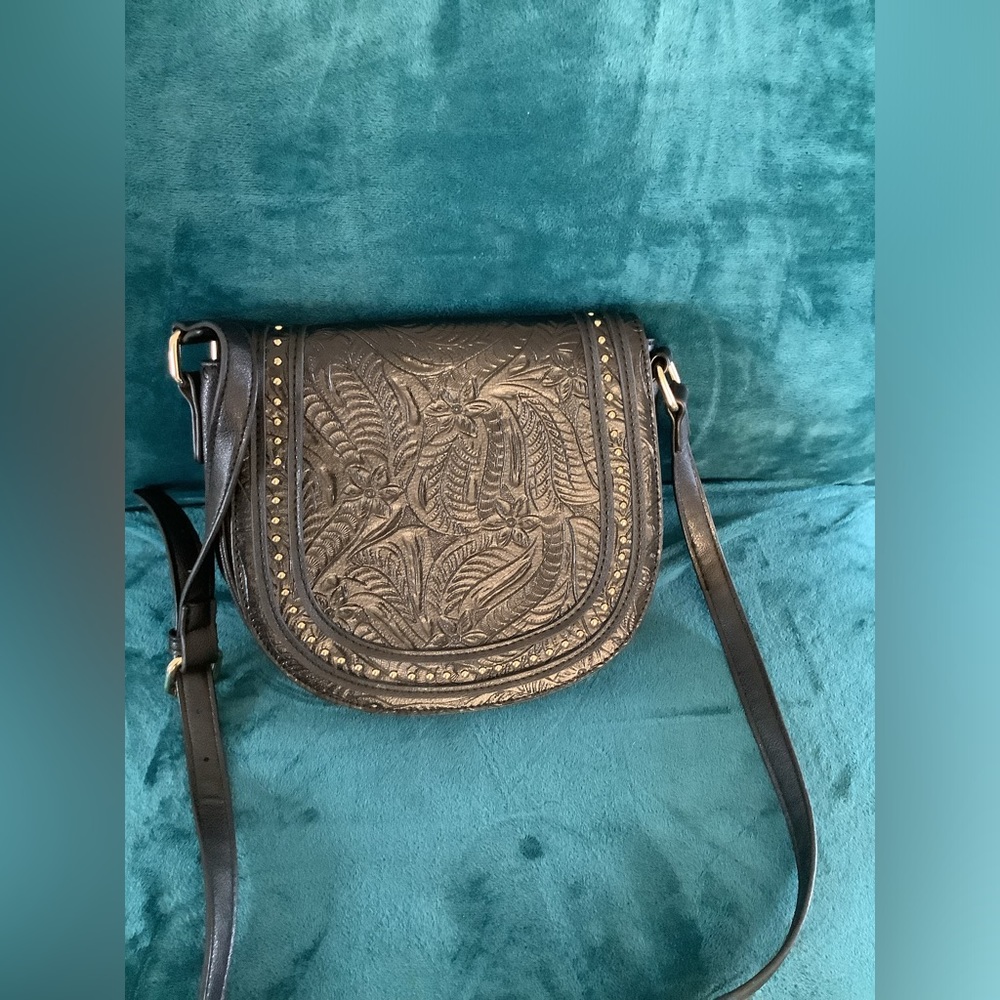 Cute leather saddle bag style crossbody 🌸 - Picture 7 of 13
